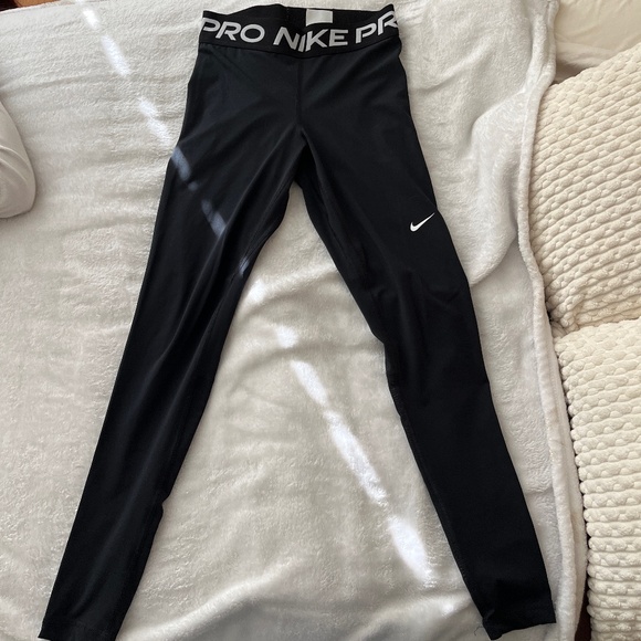 Nike Pro Leggings (mesh in the bottom) - Picture 1 of 3